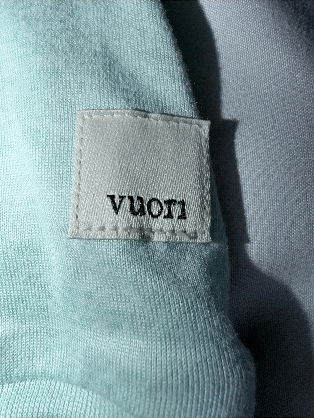 Vuori Halo Essential Long Sleeve Tee Glacier Mint DreamKnit Women’s Small - Picture 3 of 6